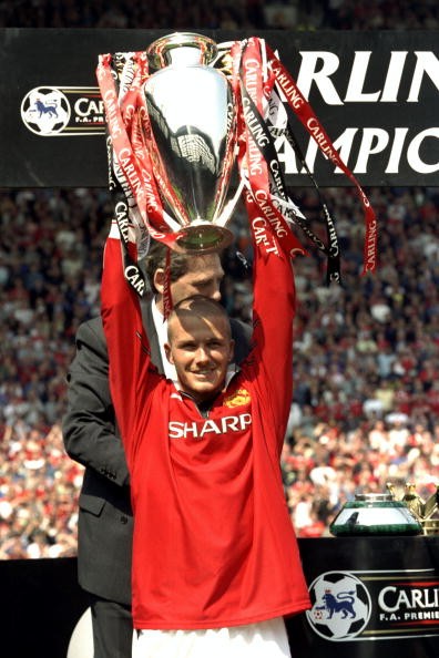 Beckham cùng M.U vô địch năm 1998-1999.